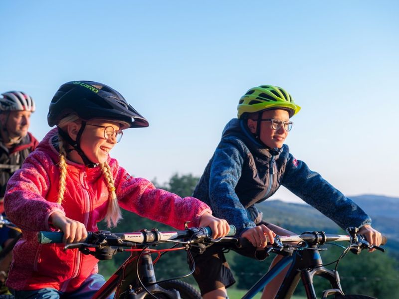 radfahren mit familie in der urlaubsregion lennestadt kirchhundem  kopie  radfahren mit familie in der urlaubsregion lennestadt kirchhundem  kopie